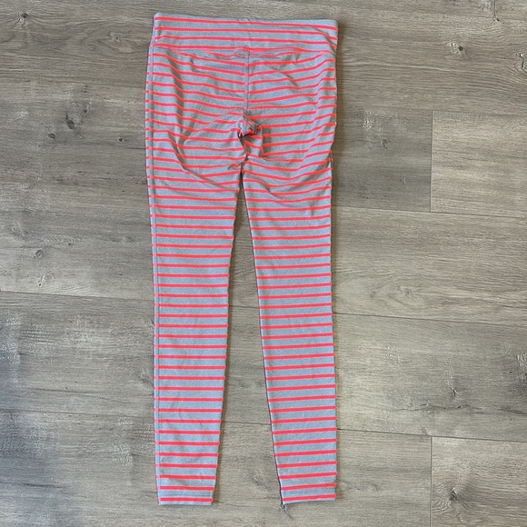 Under Armour yoga pant - size small - Picture 2 of 2